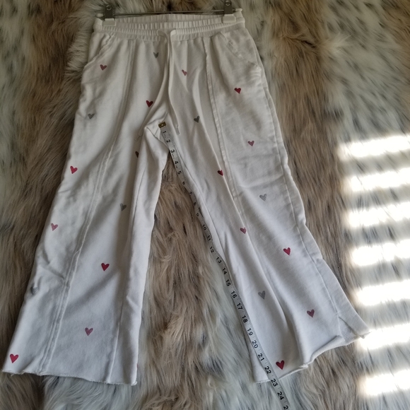 525 Revolve Heart French Terry Crop Sweatpants Drawstring Waist Size Small - Picture 3 of 8